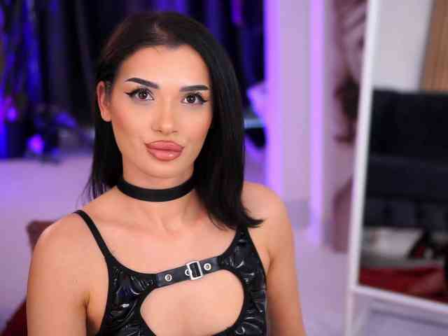 NaughtyyChloe webcam