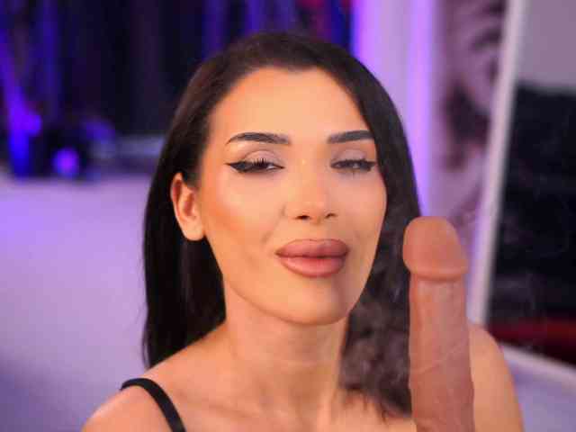 NaughtyyChloe webcam