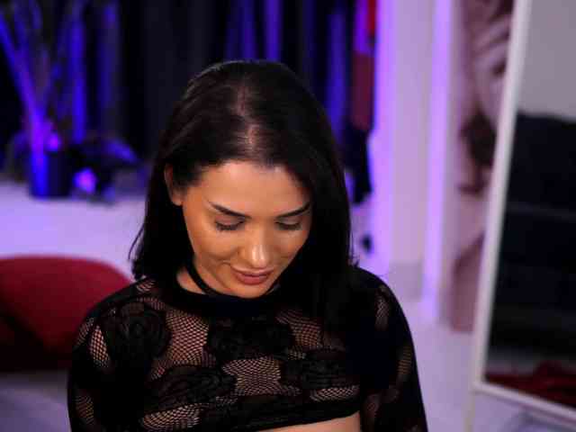 NaughtyyChloe webcam