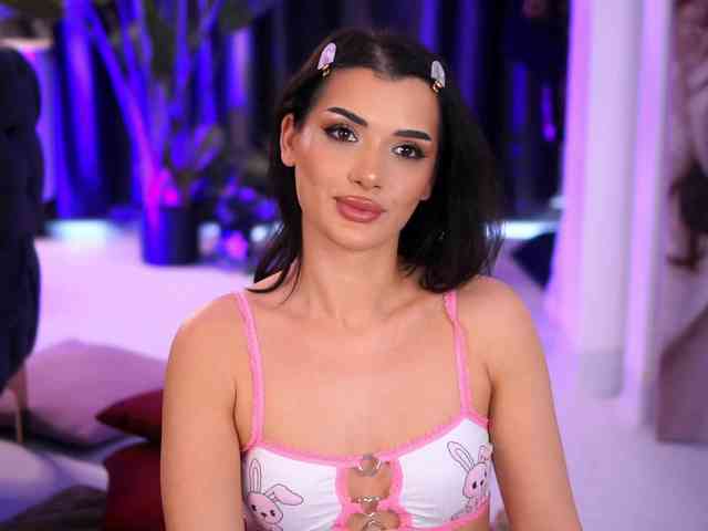 NaughtyyChloe webcam