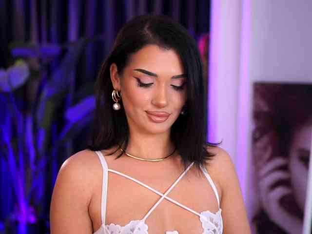 NaughtyyChloe webcam