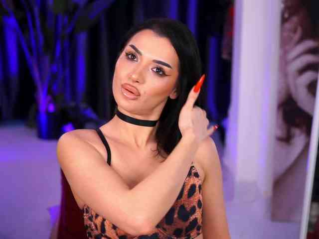 NaughtyyChloe webcam