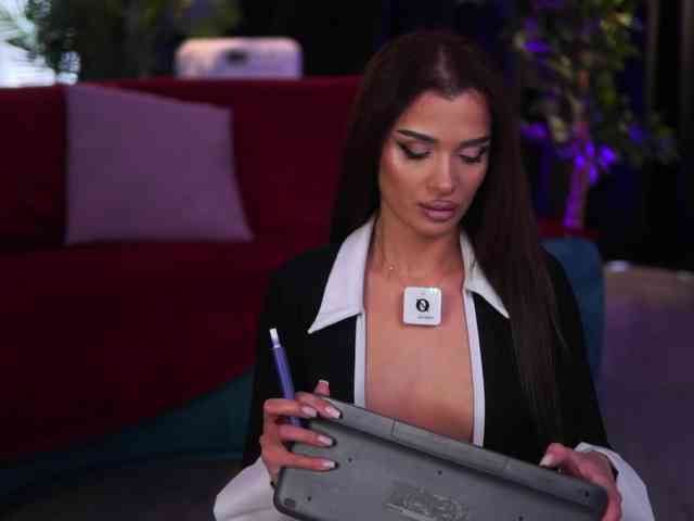 NaughtyyChloe webcam