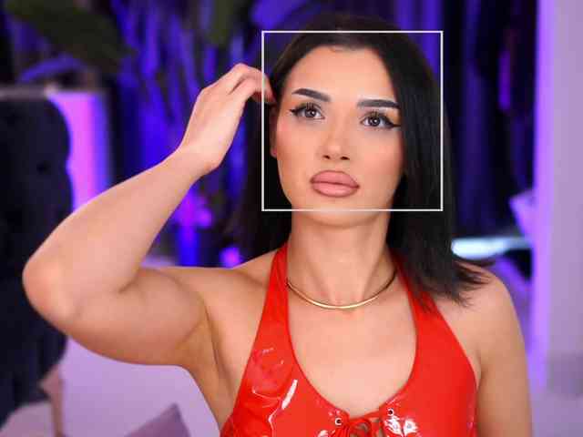 NaughtyyChloe webcam