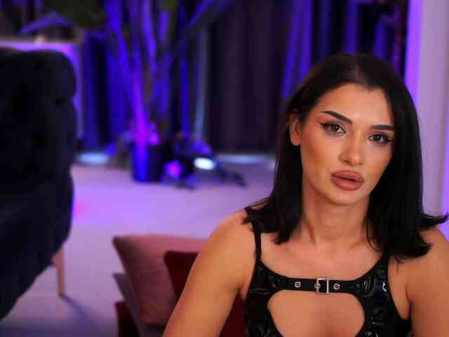 NaughtyyChloe webcam