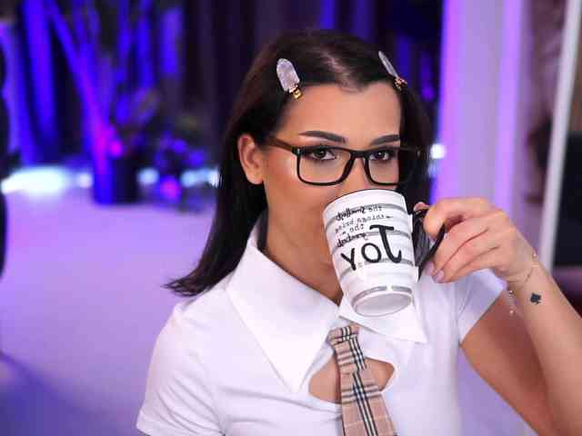 NaughtyyChloe webcam