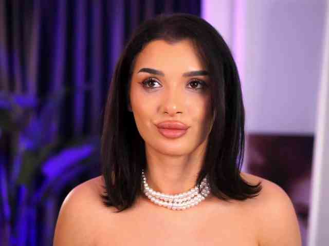 NaughtyyChloe webcam