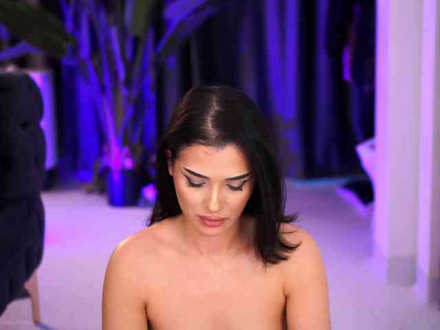 NaughtyyChloe webcam