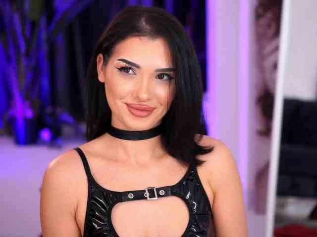 NaughtyyChloe webcam