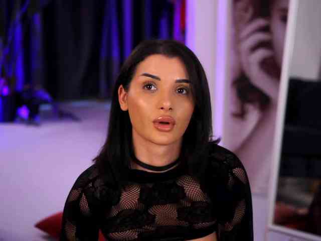 NaughtyyChloe webcam