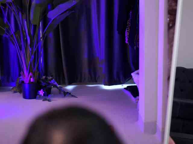 NaughtyyChloe webcam