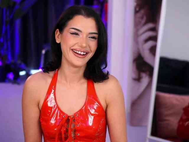 NaughtyyChloe webcam