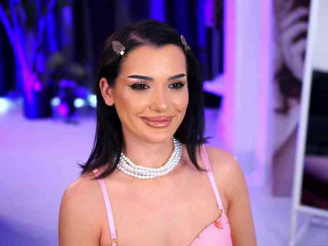 NaughtyyChloe webcam