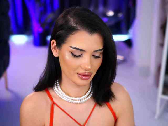 NaughtyyChloe webcam