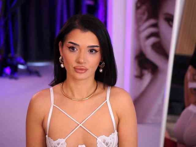 NaughtyyChloe webcam