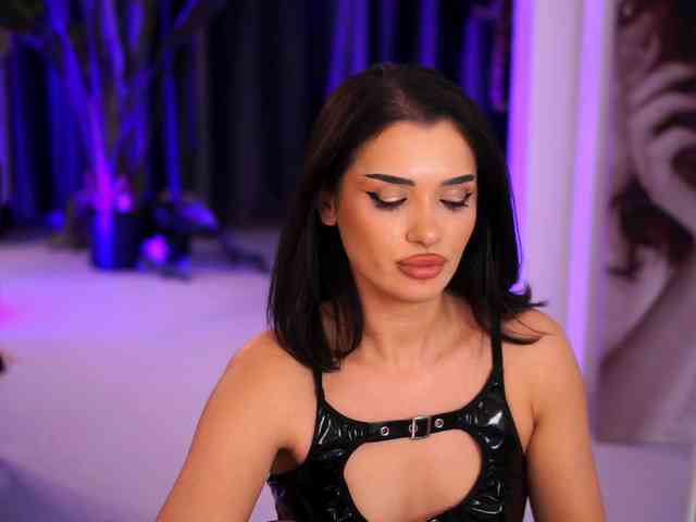 NaughtyyChloe webcam