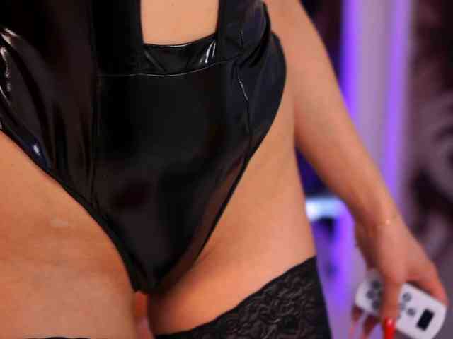 NaughtyyChloe webcam