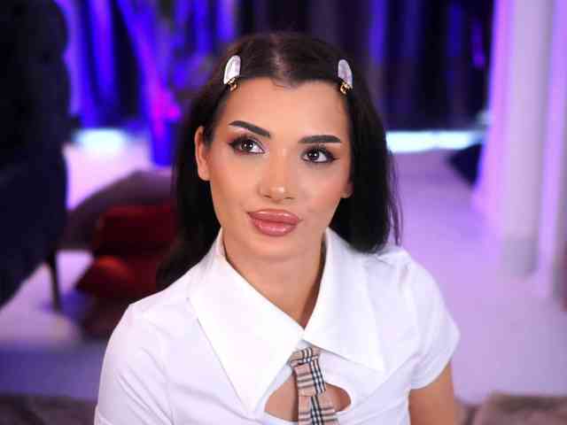 NaughtyyChloe webcam