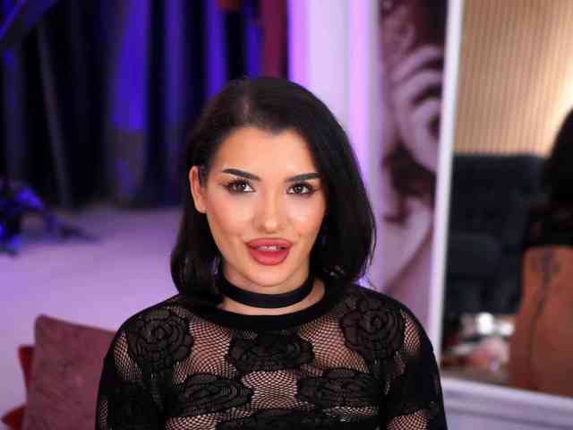 NaughtyyChloe webcam