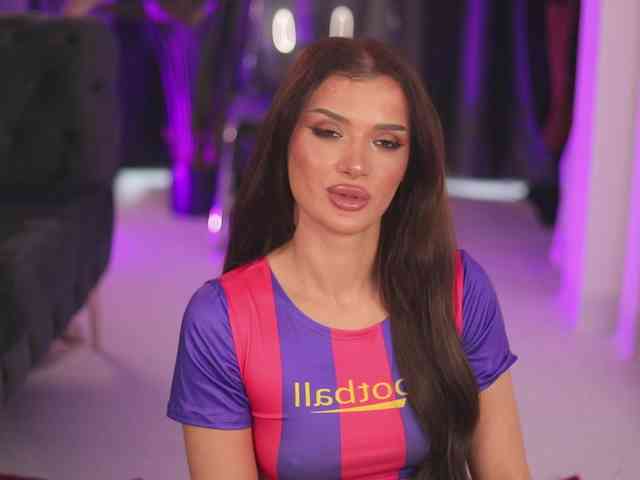 NaughtyyChloe webcam