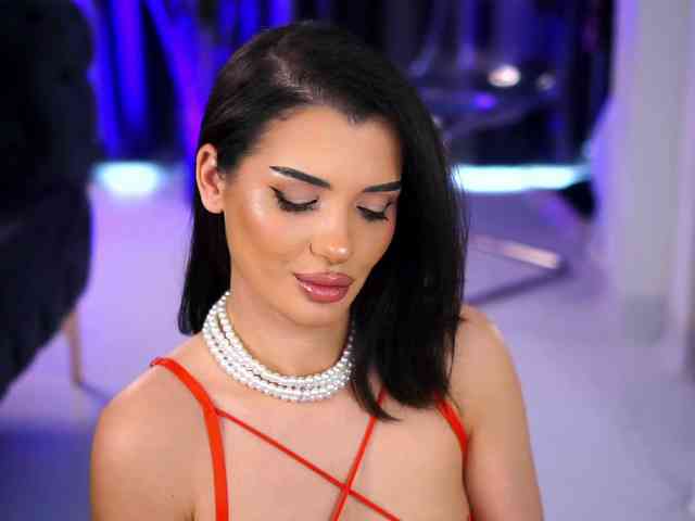 NaughtyyChloe webcam