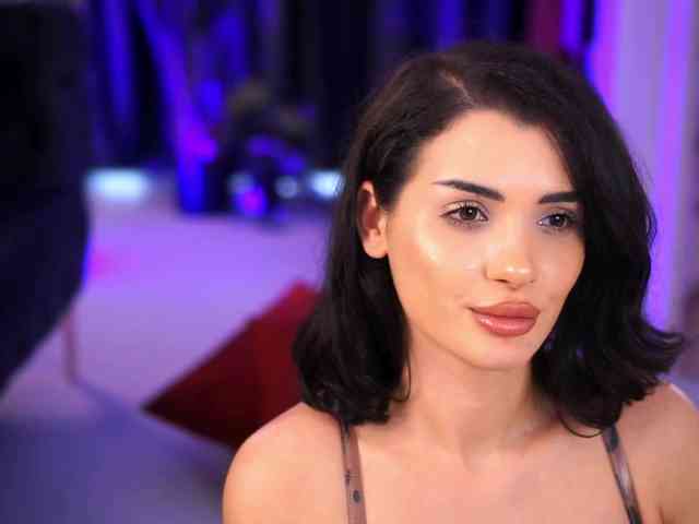 NaughtyyChloe webcam