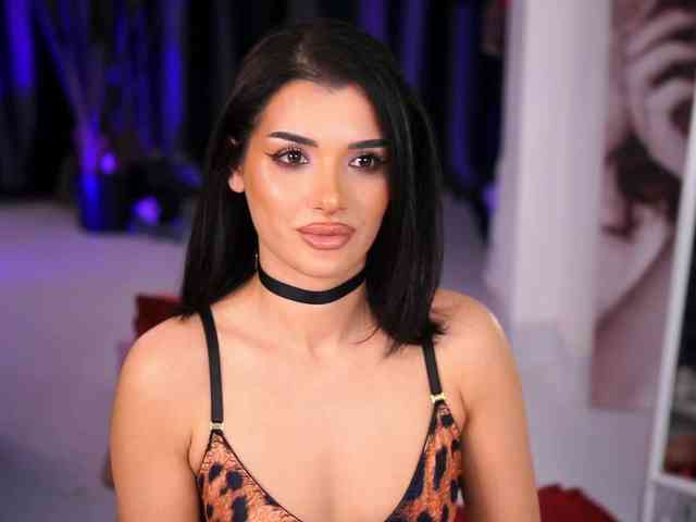 NaughtyyChloe webcam