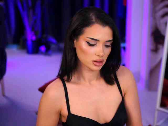 NaughtyyChloe webcam