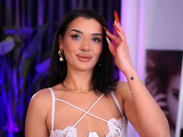 NaughtyyChloe webcam