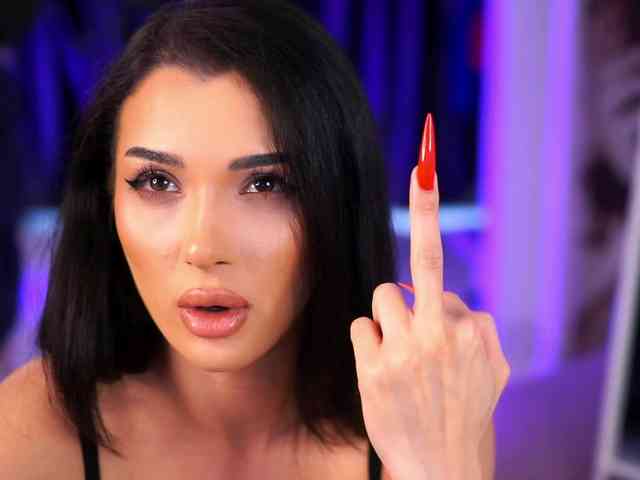 NaughtyyChloe webcam