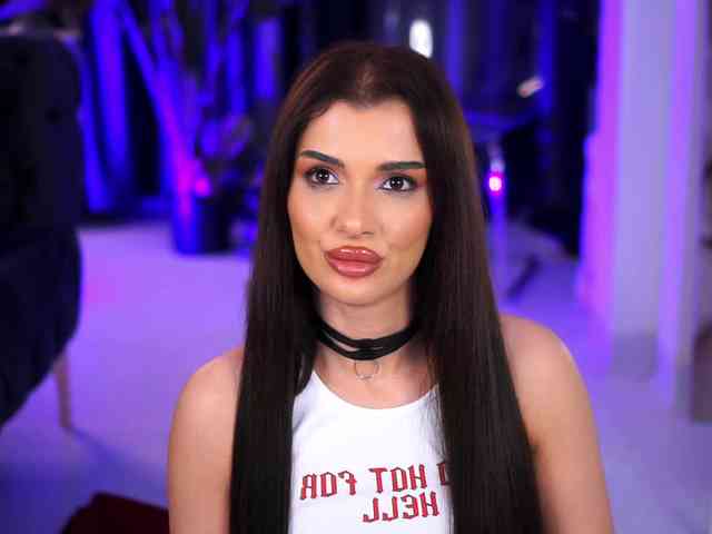 NaughtyyChloe webcam