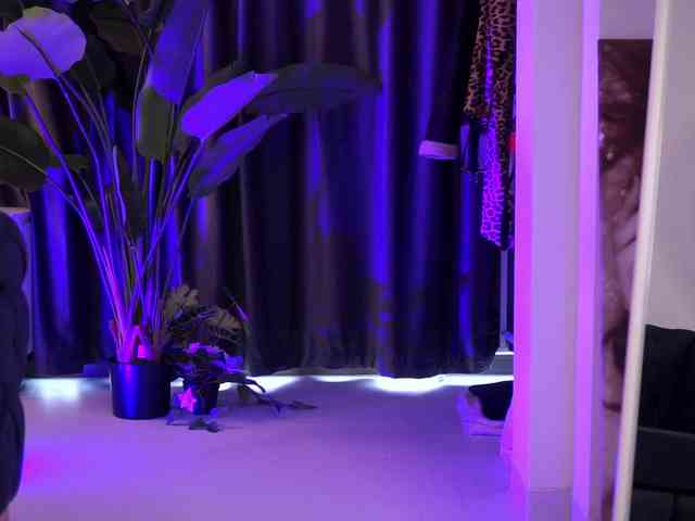 NaughtyyChloe webcam