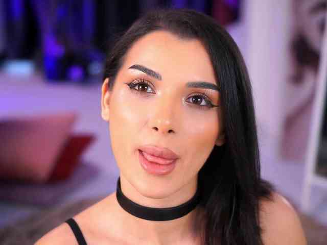 NaughtyyChloe webcam