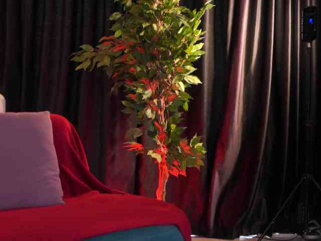 NaughtyyChloe webcam