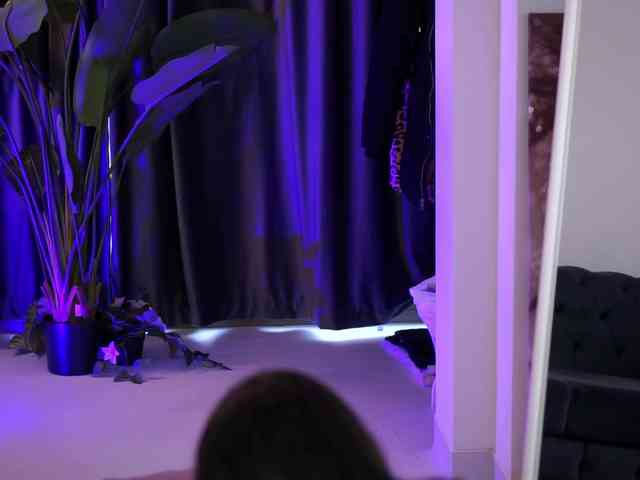 NaughtyyChloe webcam