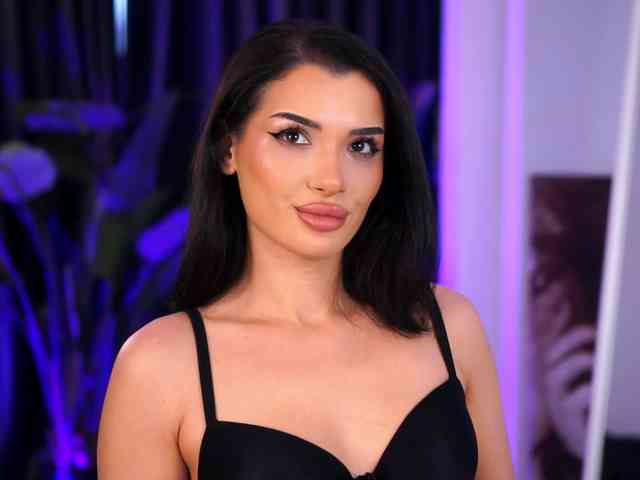 NaughtyyChloe webcam