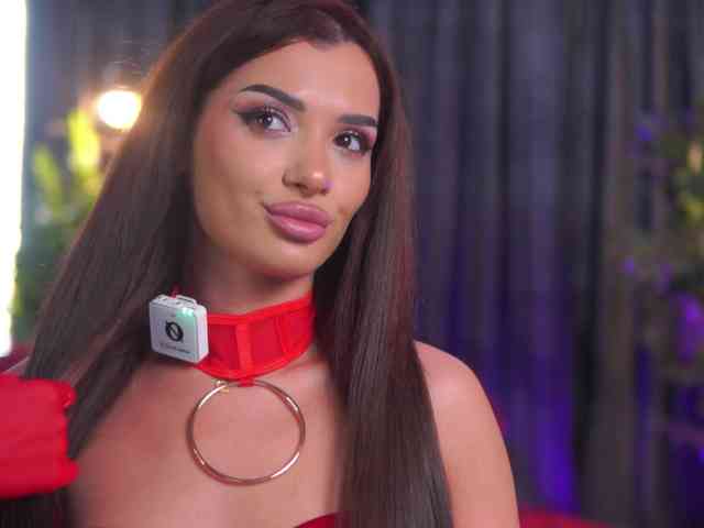 NaughtyyChloe webcam