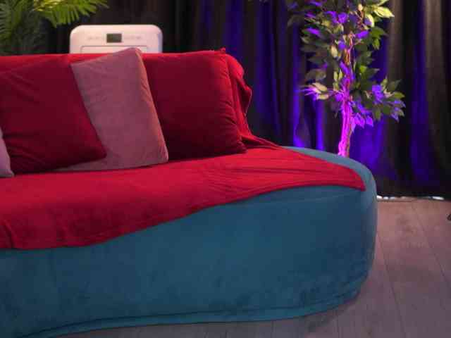 NaughtyyChloe webcam