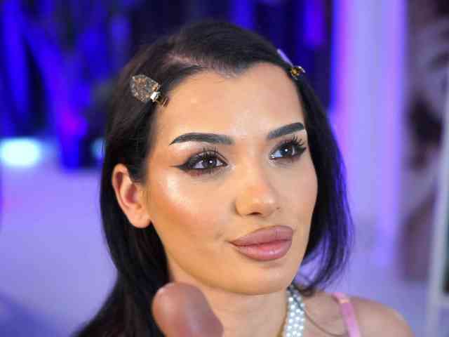 NaughtyyChloe webcam