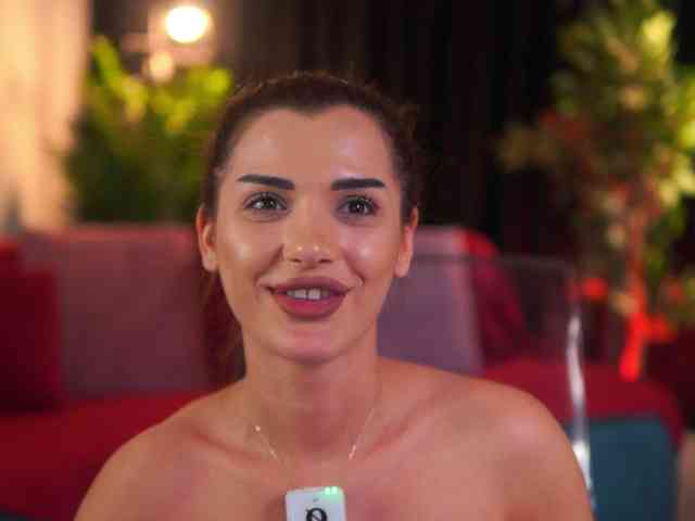 NaughtyyChloe webcam