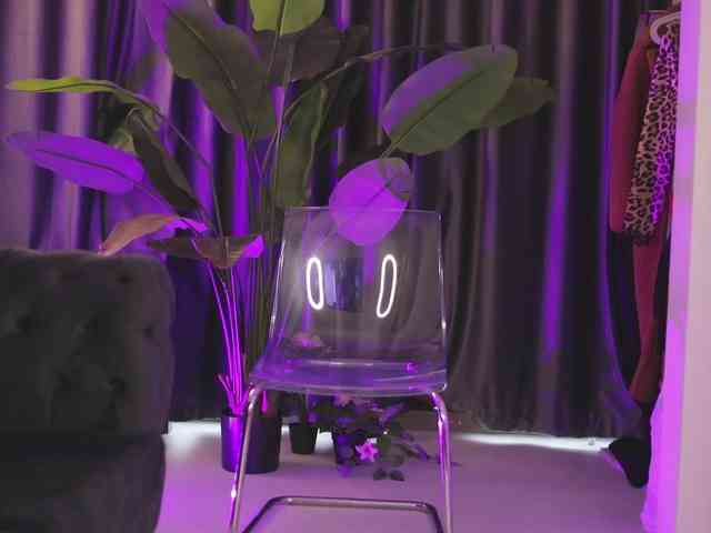 NaughtyyChloe webcam