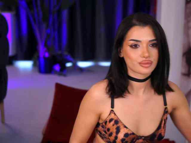 NaughtyyChloe webcam