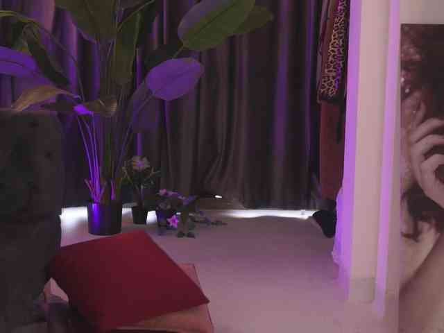 NaughtyyChloe webcam