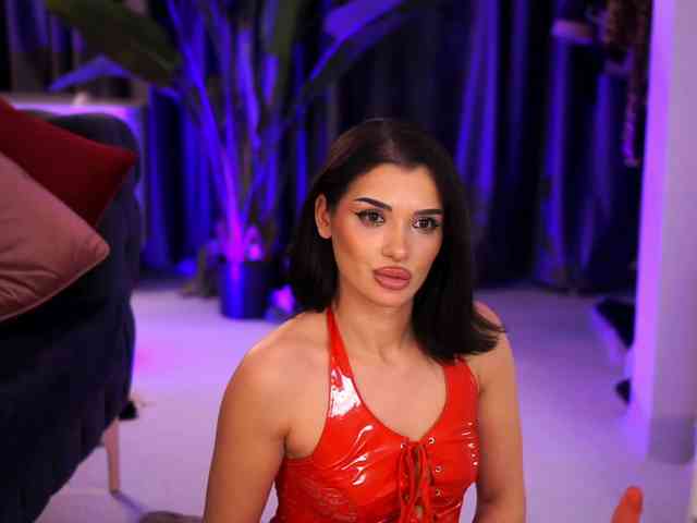 NaughtyyChloe webcam