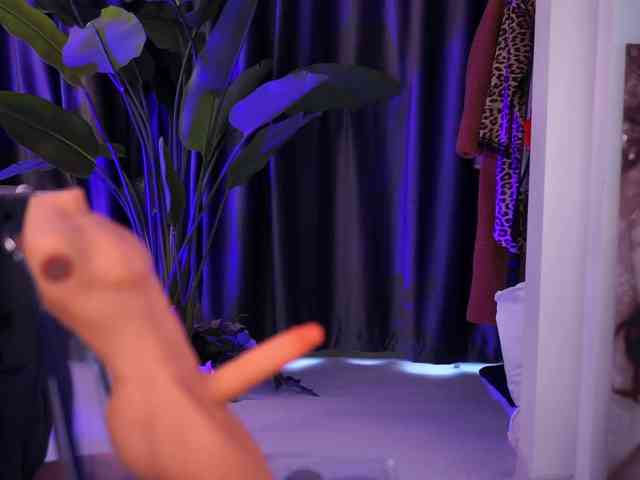 NaughtyyChloe webcam