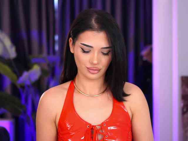 NaughtyyChloe webcam