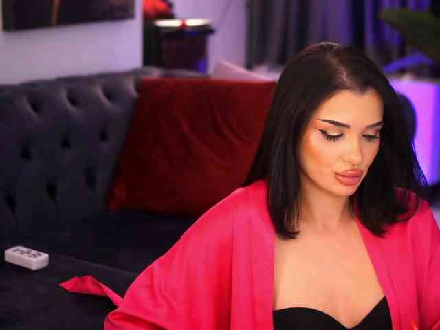 NaughtyyChloe webcam