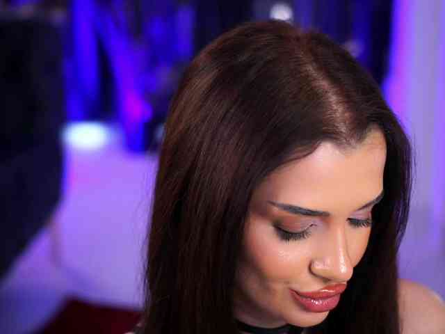 NaughtyyChloe webcam