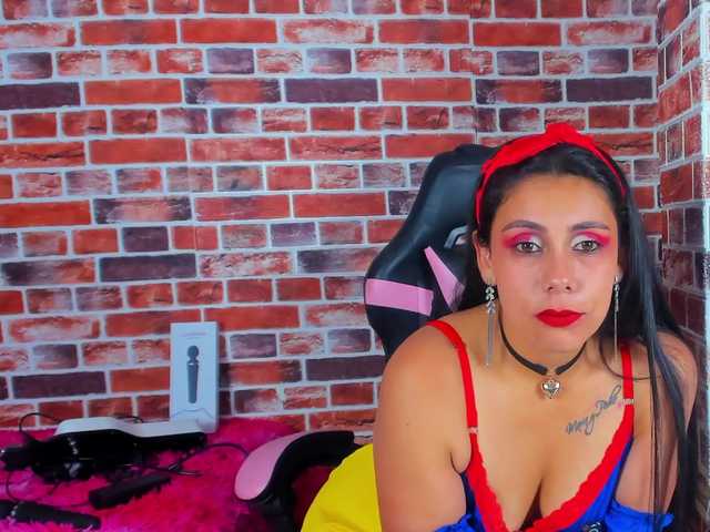 Nyra-Rose's BongaCams show and profile