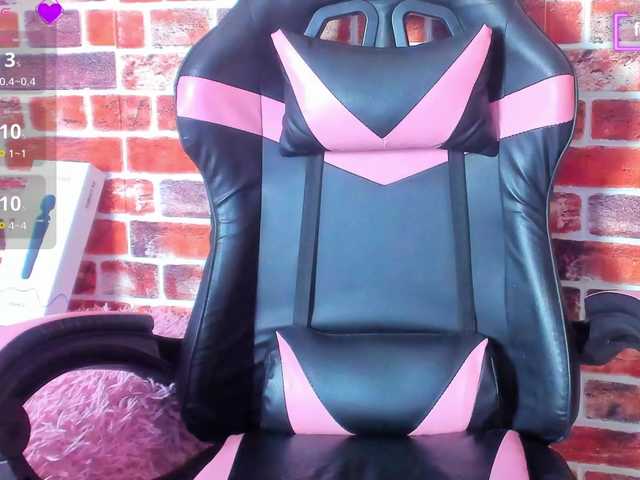 Nyra-Rose's BongaCams show and profile